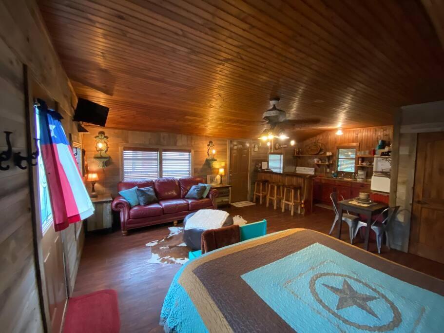 8Th St. Cowboy Haus I Biker Friendly I River Bandera Extérieur photo