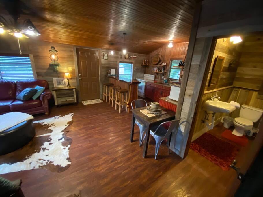 8Th St. Cowboy Haus I Biker Friendly I River Bandera Extérieur photo
