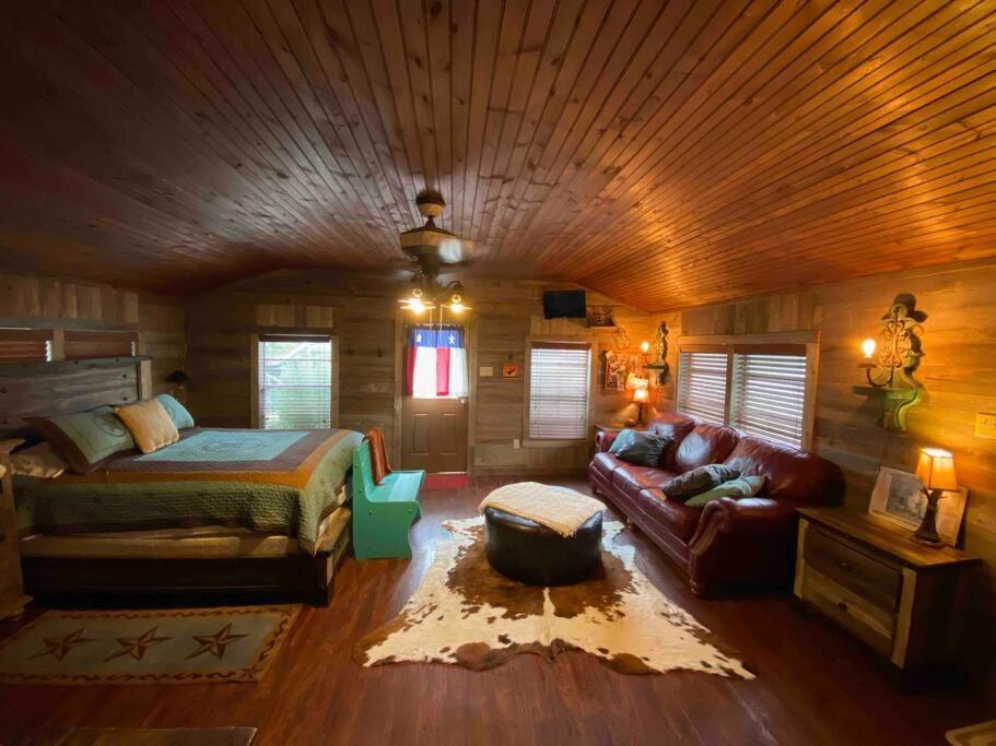 8Th St. Cowboy Haus I Biker Friendly I River Bandera Extérieur photo